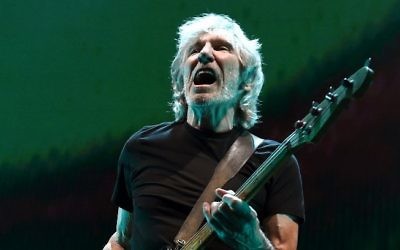 Musician Roger Waters performs during his 'Us + Them' tour at the Staples Center in Los Angeles, CA, on June 20, 2017. (Kevin Winter/Getty Images/AFP)