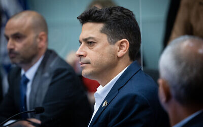 MK Amichai Chikli at a Knesset House Committee meeting on the Yamina party's request to declare him a 'defector,' on April 25, 2022. (Yonatan Sindel/Flash90)